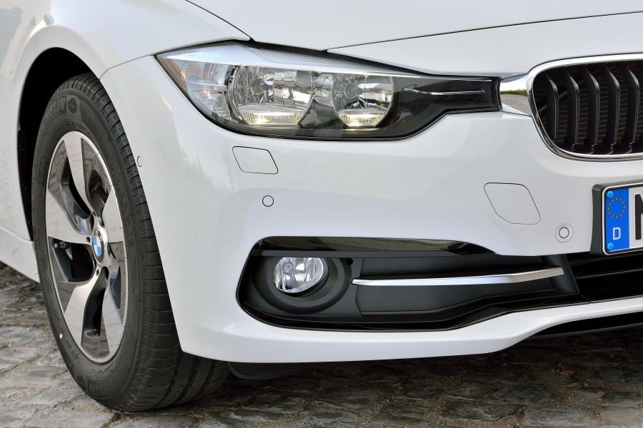  BMW 320d Touring EfficientDynamics Edition Sport Line 2015 года  (фото 3 из 28)